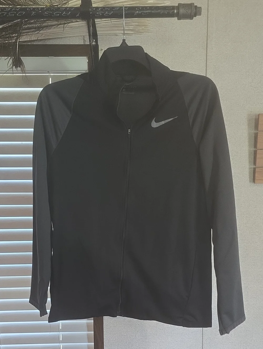 Nike Men’s Black and Gray Performance Full-Zip Jacket